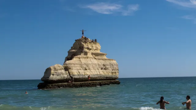 Portimão: uma cidade grande no Algarve com belas praias para se descobrir